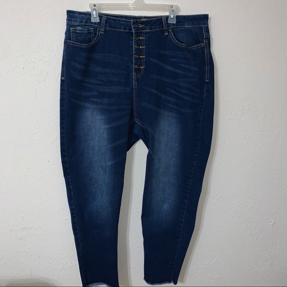 Suzanne Betro Button Fly Hugh Rise Skinny Jeans. - Picture 1 of 9